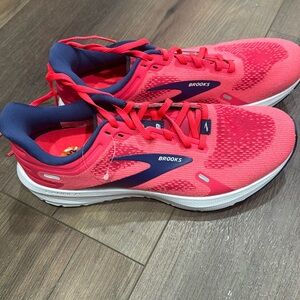 Brooks Women's Sneakers - Pink and Blue